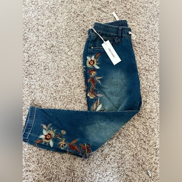 Driftwood x Free People Feathery Leaf Drawstring Denim Joggers embroidery - Picture 12 of 16